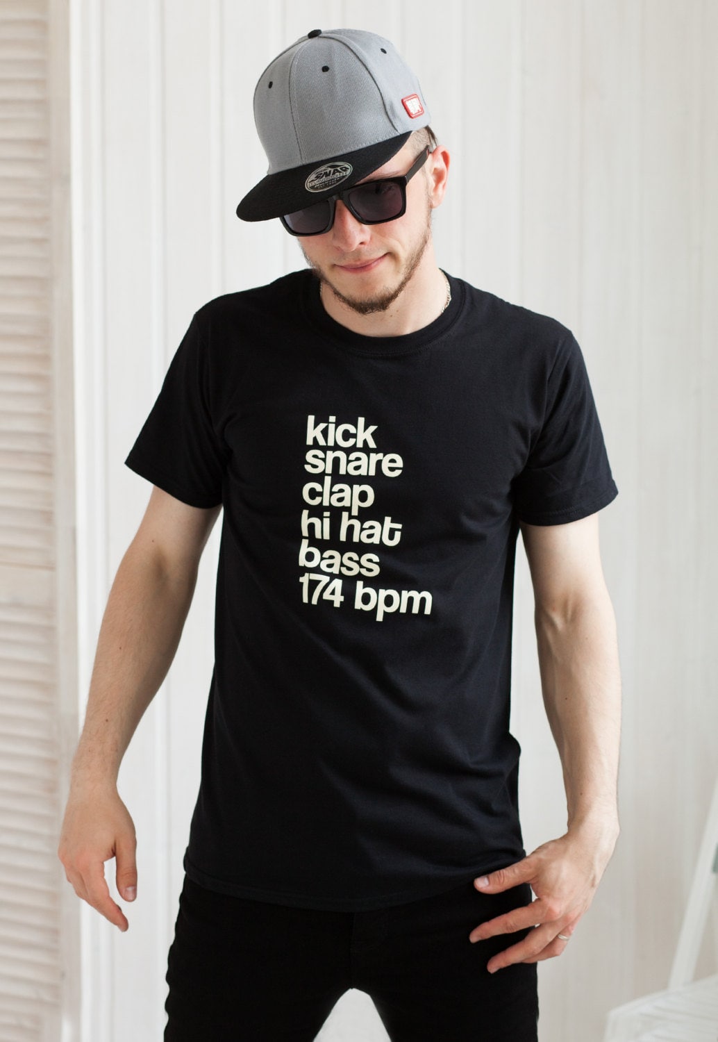 DJ T Shirt - Kick Snare 174 BPM Synthesizer Drum and Bass Synth Music Jungle DnB Junglist Producer Mens Womens Graphic Printed Tee T-Shirt