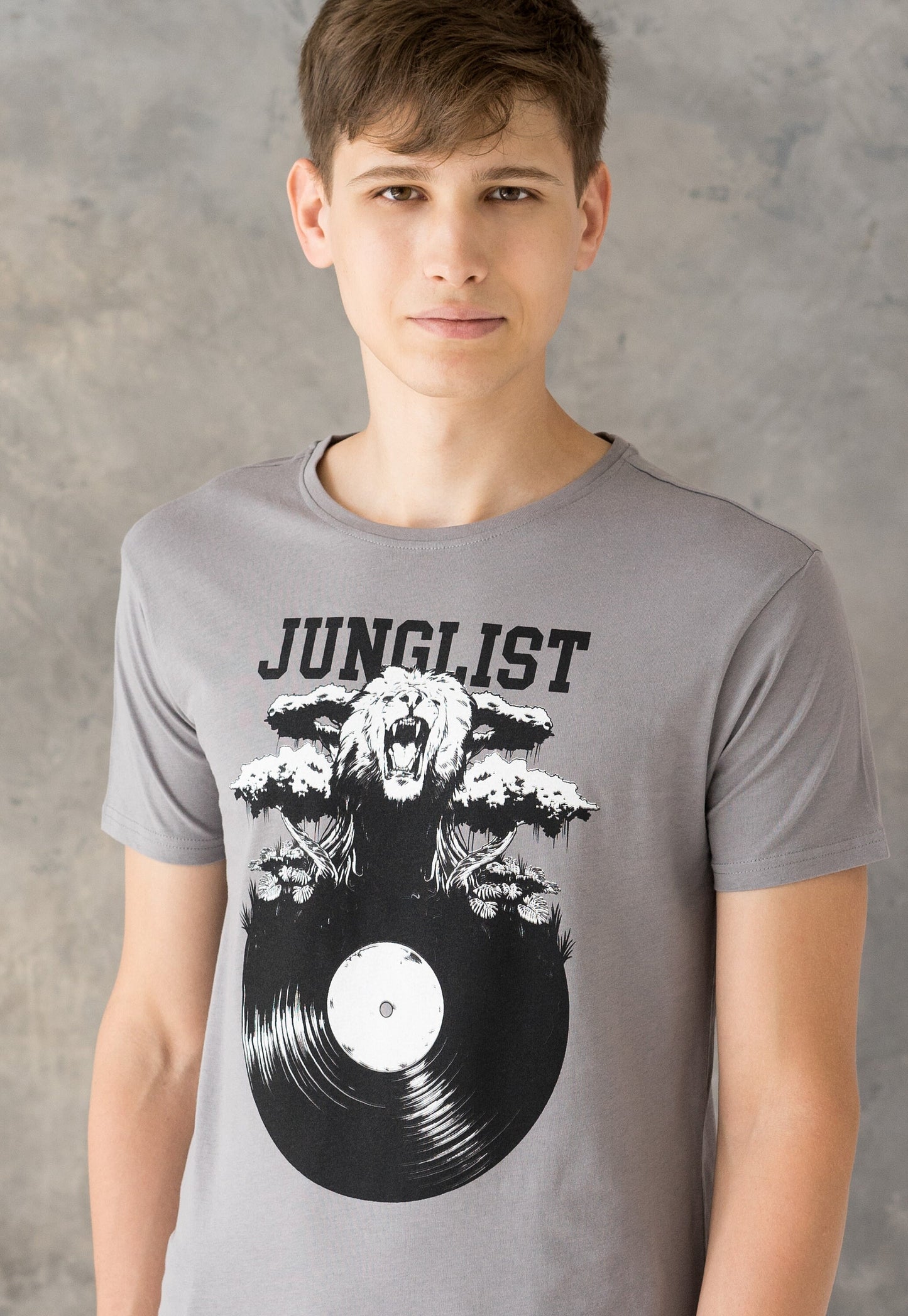 Junglist Vinyl T Shirt Drum and Bass DJ Synthesizer & Bass Synth Music Producer Jungle Massive Neurofunk Dubstep Mens Screen Printed Tee