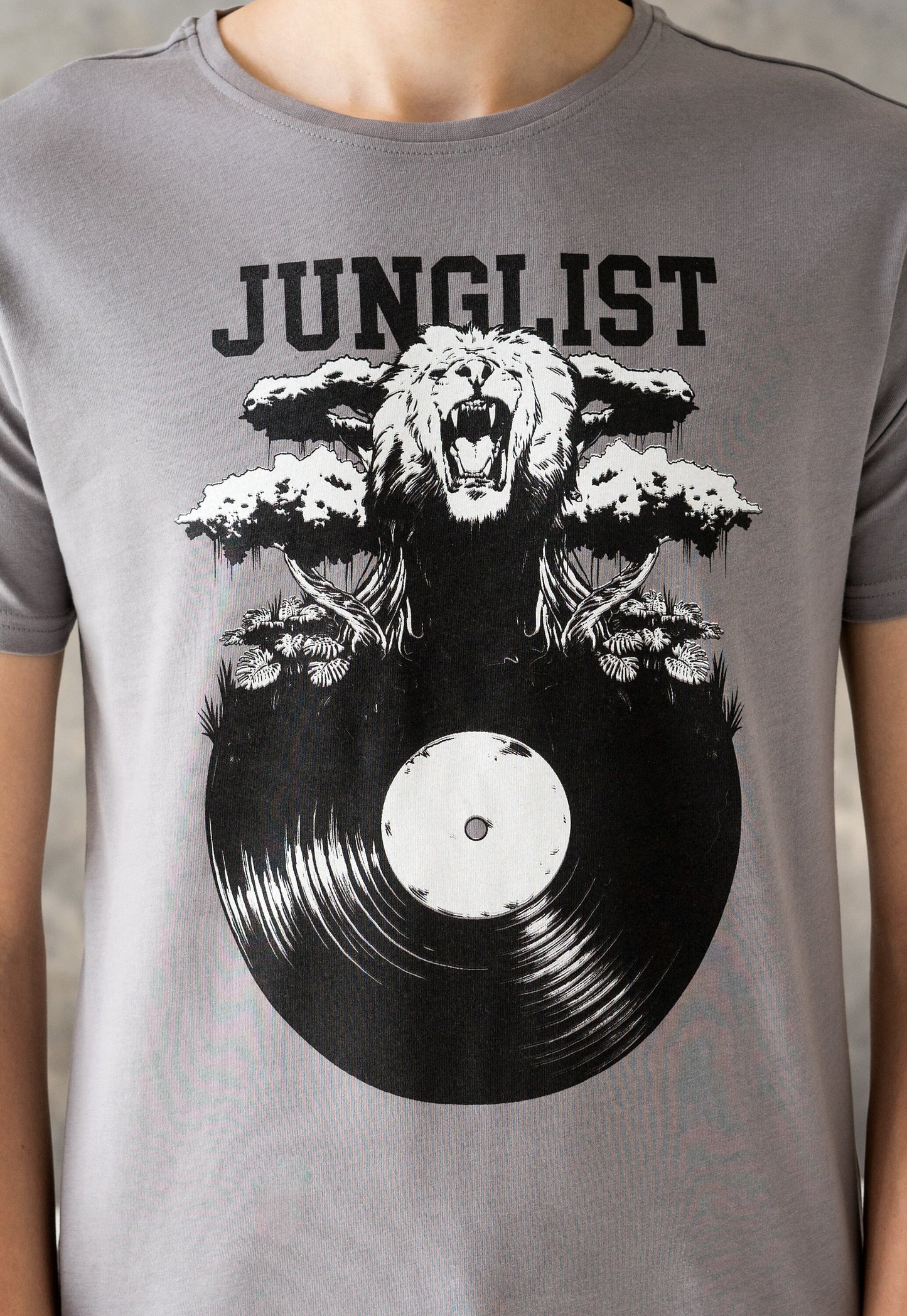 Junglist Vinyl T Shirt Drum and Bass DJ Synthesizer & Bass Synth Music Producer Jungle Massive Neurofunk Dubstep Mens Screen Printed Tee