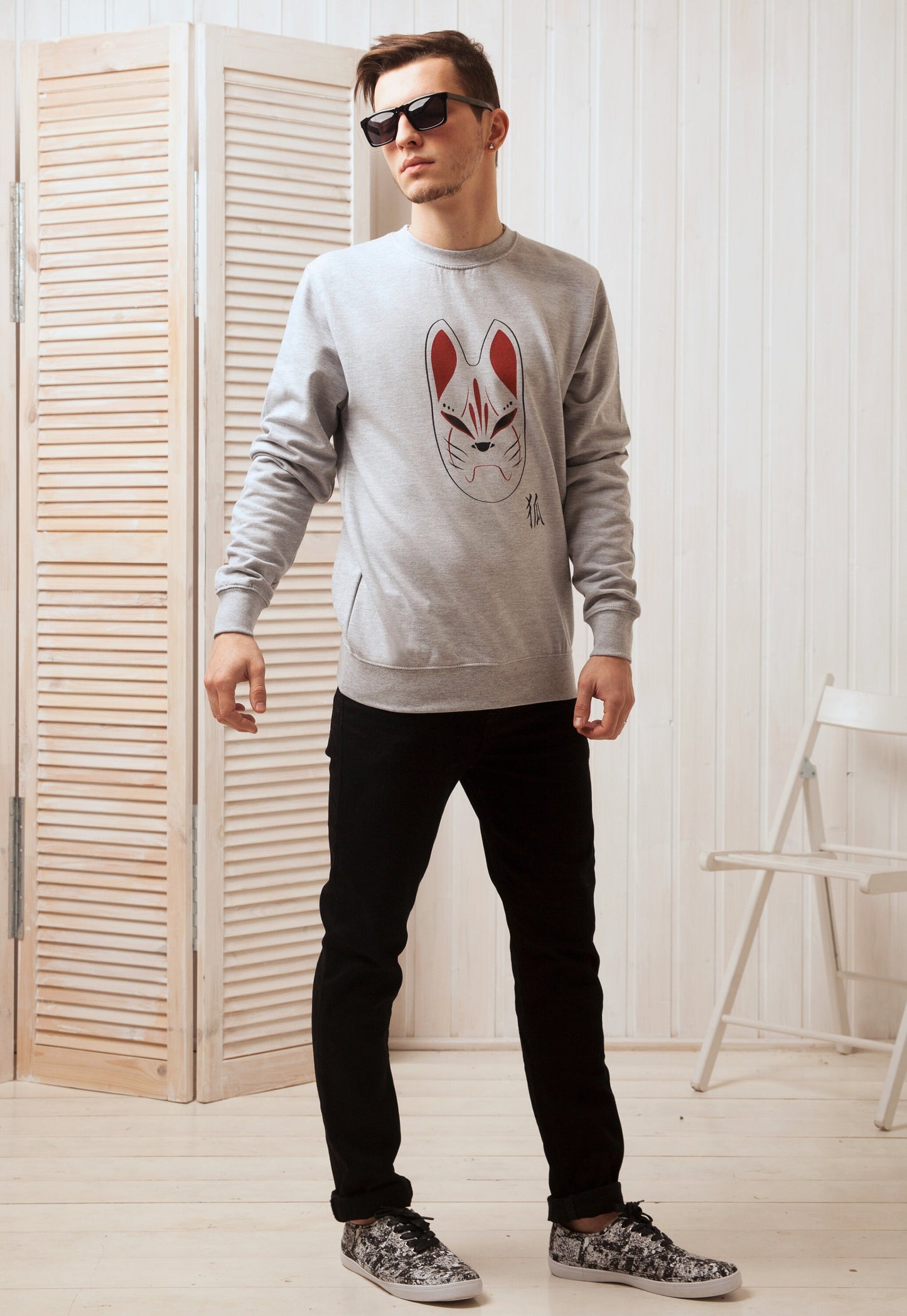 Japanese Sweatshirt – Kitsune Fox Mask – Kitsunemen Calligraphy Kanji Inari Japan Anime Manga Kawaii Graphic Printed Pullover Sweater Jumper