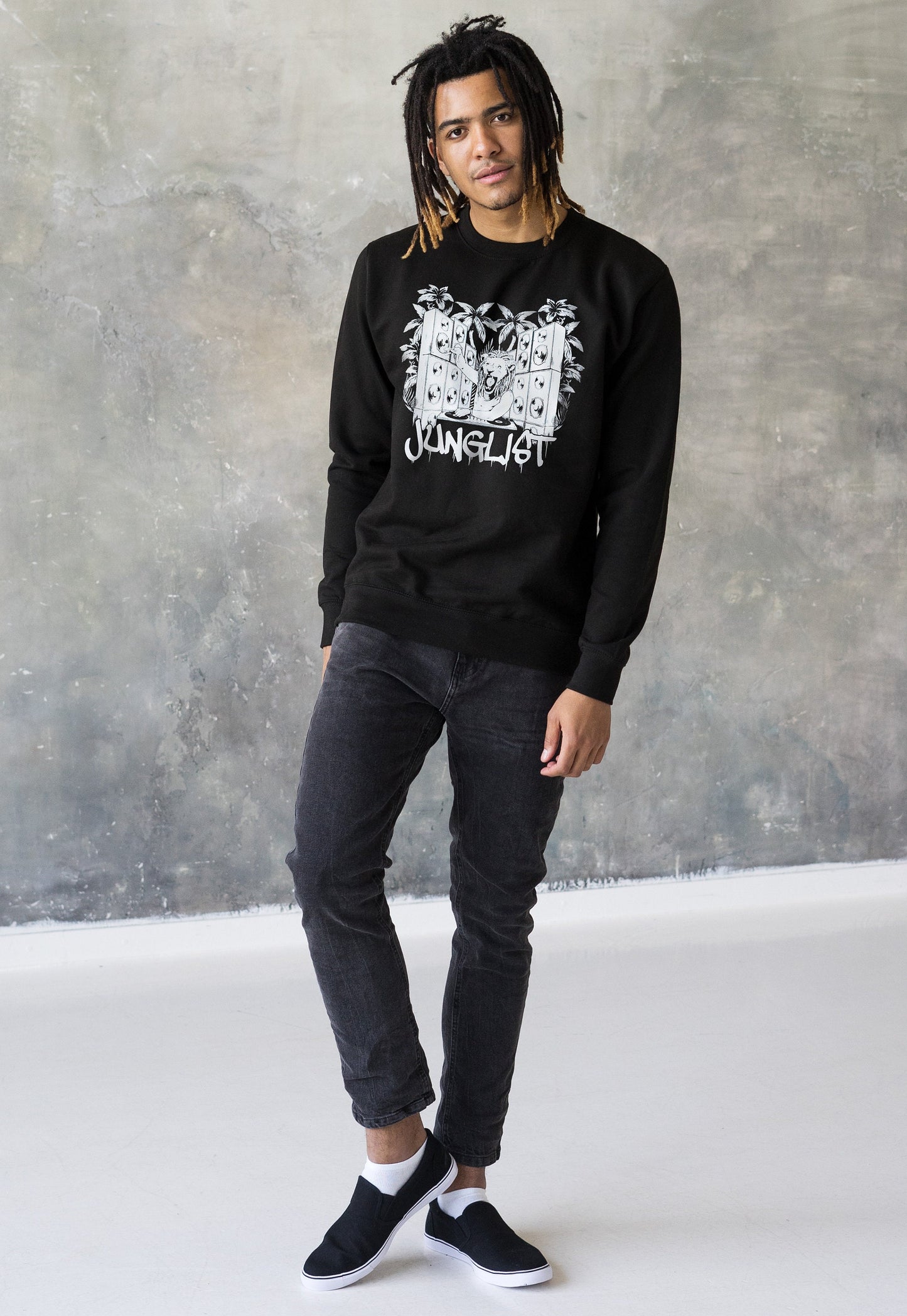 Junglist Lion DJ Sweatshirt Jungle Massive Drum and Bass DJ Synth Dreads Dreadlocks Music Producer Synthesizer Sweater Pullover Jumper Top