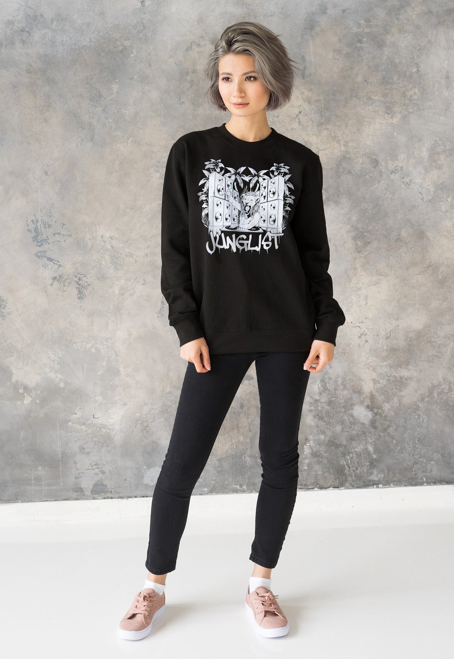 Junglist Lion DJ Sweatshirt Jungle Massive Drum and Bass DJ Synth Dreads Dreadlocks Music Producer Synthesizer Sweater Pullover Jumper Top