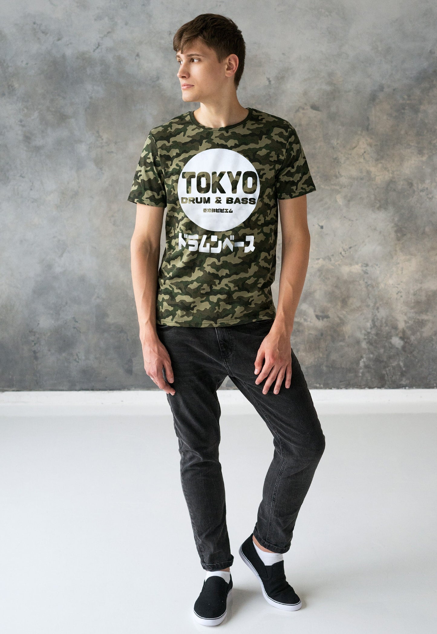 Tokyo Drum & Bass Camo T Shirt Japanese Writing 174 BPM Japan Junglist Synthesizer Synth Graphic Camouflage Mens Womens Graphic Printed Tee