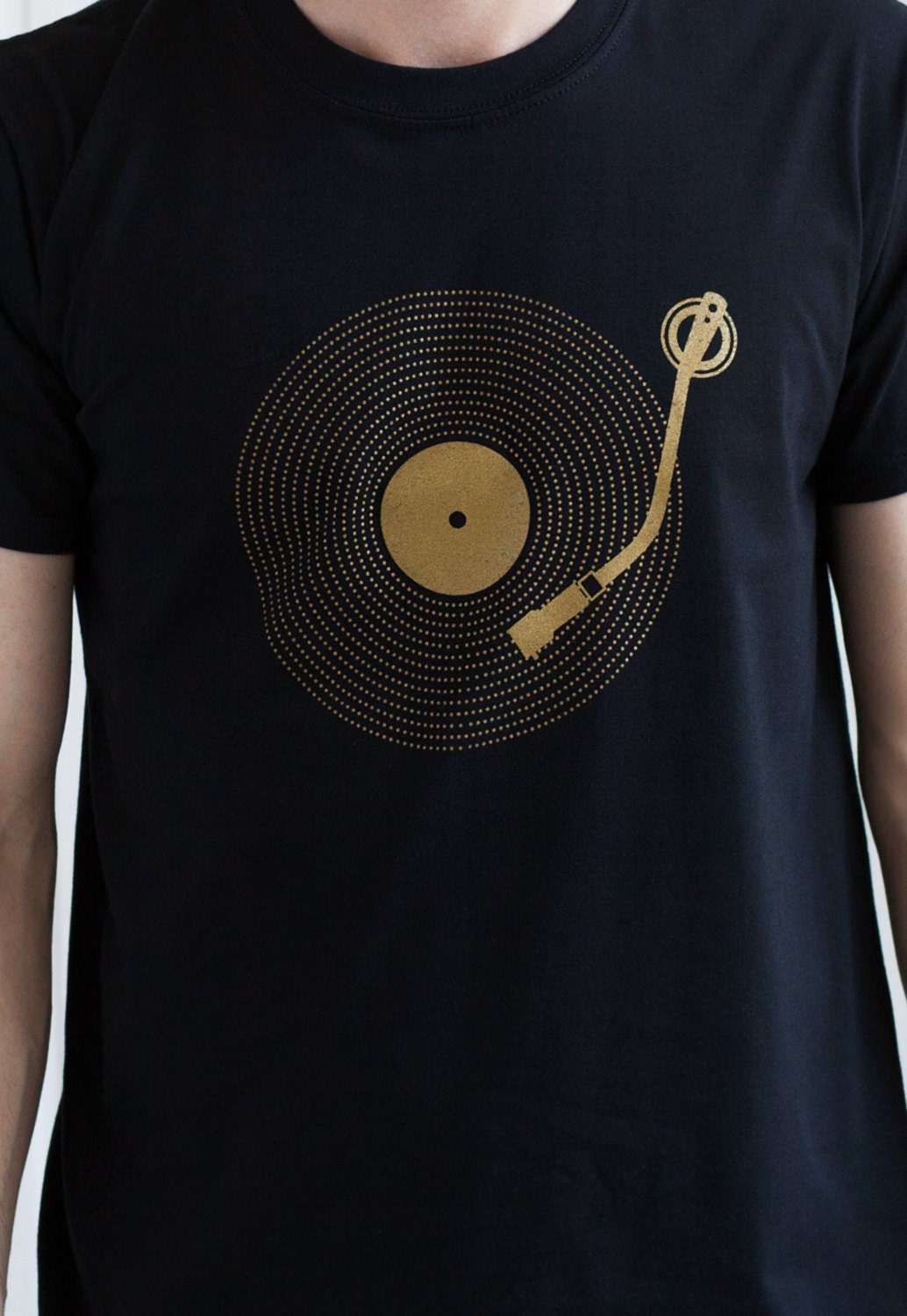 Turntable Minimalist T Shirt - LP Vinyl Record Player DJ Deck Decks Drum and Bass Junglist Breakbeat Mens Womens Screen Printed Graphic Tee