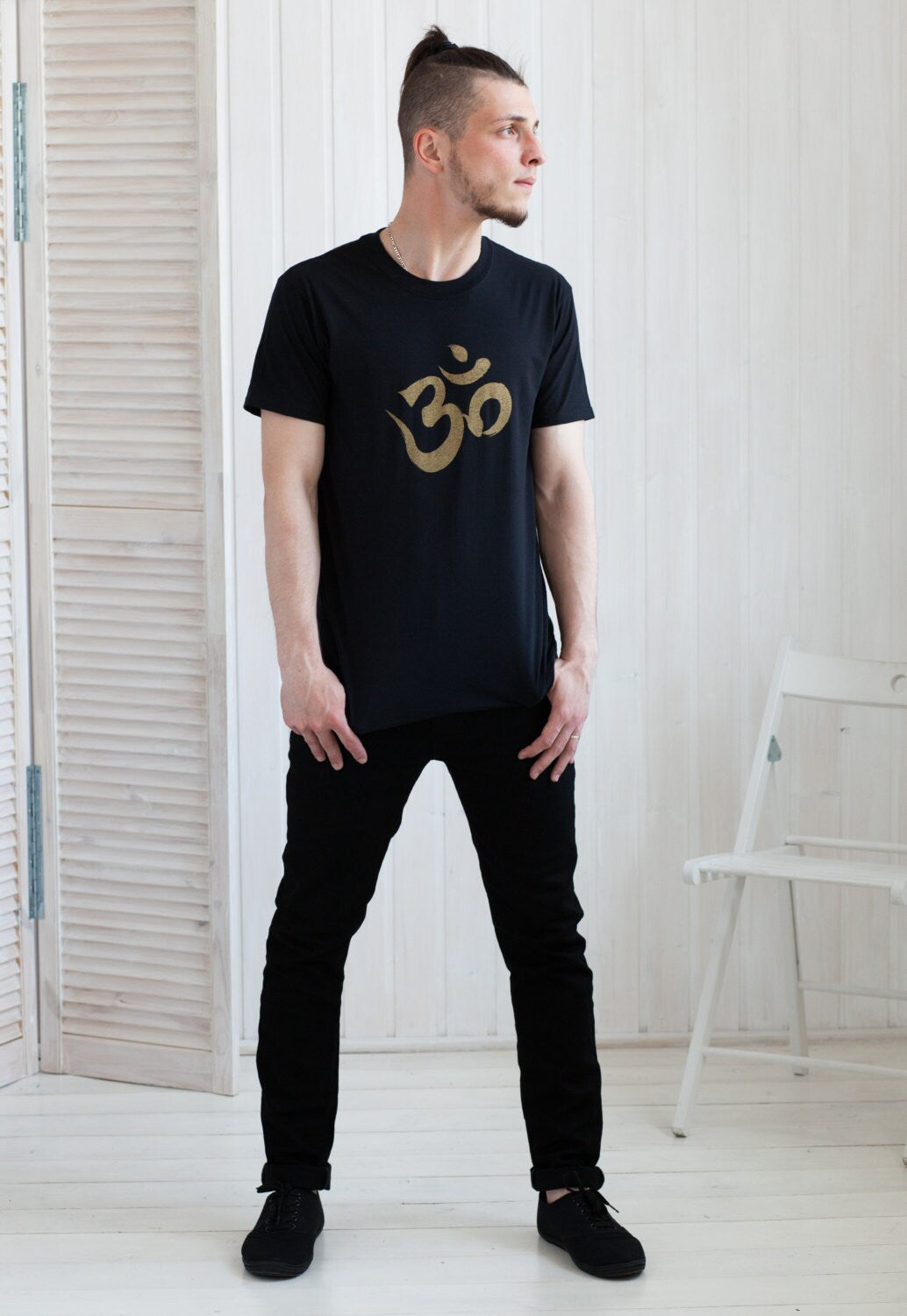 Om Ohm Aum T Shirt - Yoga Buddhism Meditation Hinduism Hindu Buddhist Sanskrit Calligraphy Lotus Mandala Hamza Hamsa Mens Womens Printed Tee