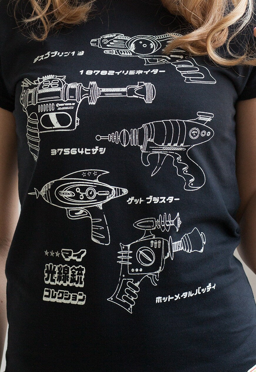Japanese T Shirt Ray Gun Blaster Phaser Zap Laser Japan Retro Kawaii Anime Manga Cute Gifts For Her Cosplay Comicon Women's Printed Tee Top