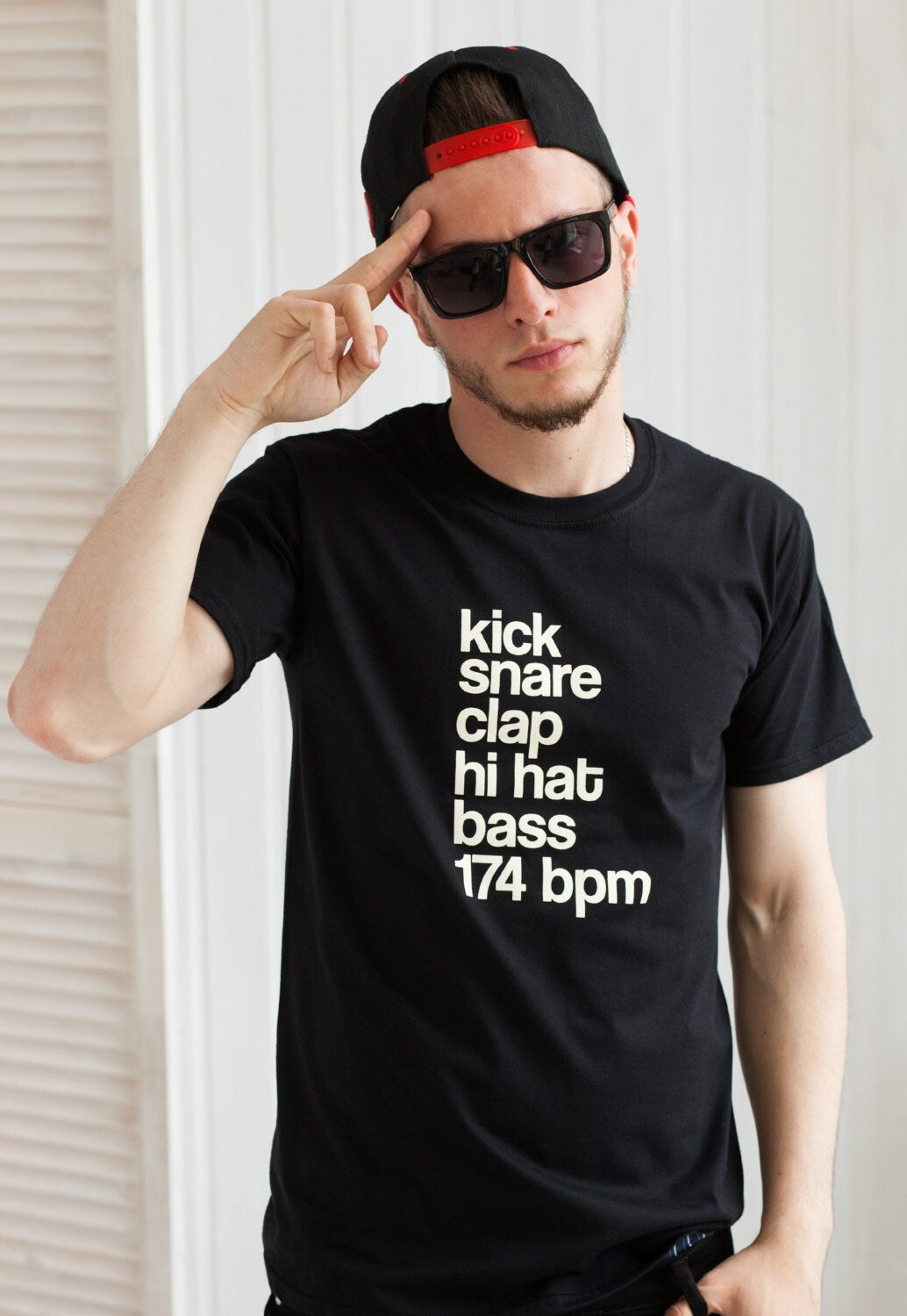 DJ T Shirt - Kick Snare 174 BPM Synthesizer Drum and Bass Synth Music Jungle DnB Junglist Producer Mens Womens Graphic Printed Tee T-Shirt