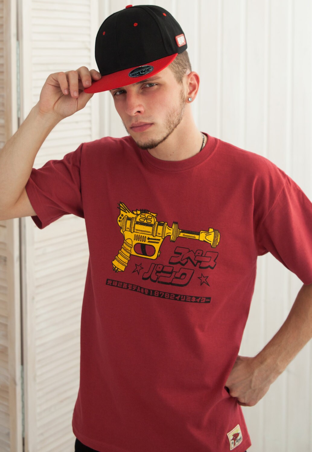 Space Punk Japanese T Shirt Ray Gun Science Fiction Geek Blaster Phaser Laser Gun Retro Comics Sci-Fi Larp Mens Womens Screen Printed Tee