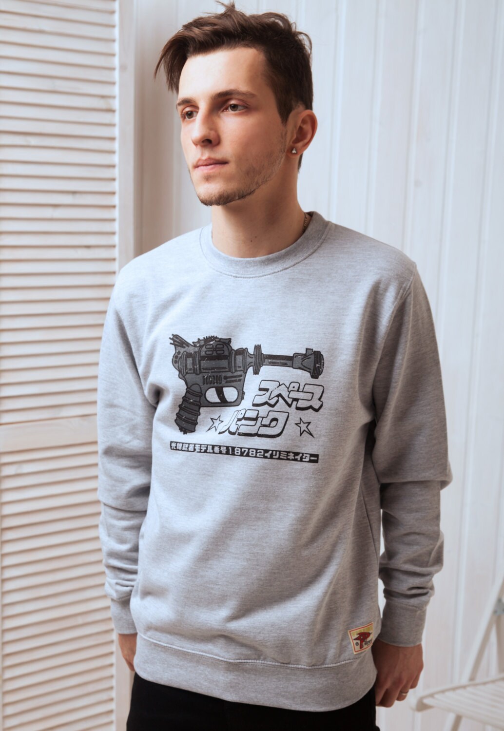 Japanese Sweatshirt – Ray Gun T Shirt – Blaster Phaser Zap Laser Gun – Japan Retro Kawaii Screen Printed Shirt Jumper Long Sleeve Top