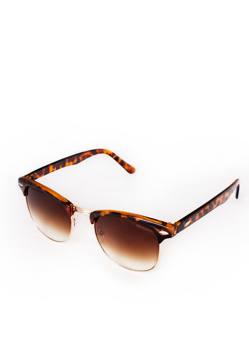 Retro Tortoise Shell Sunglasses with Gradient Lenses