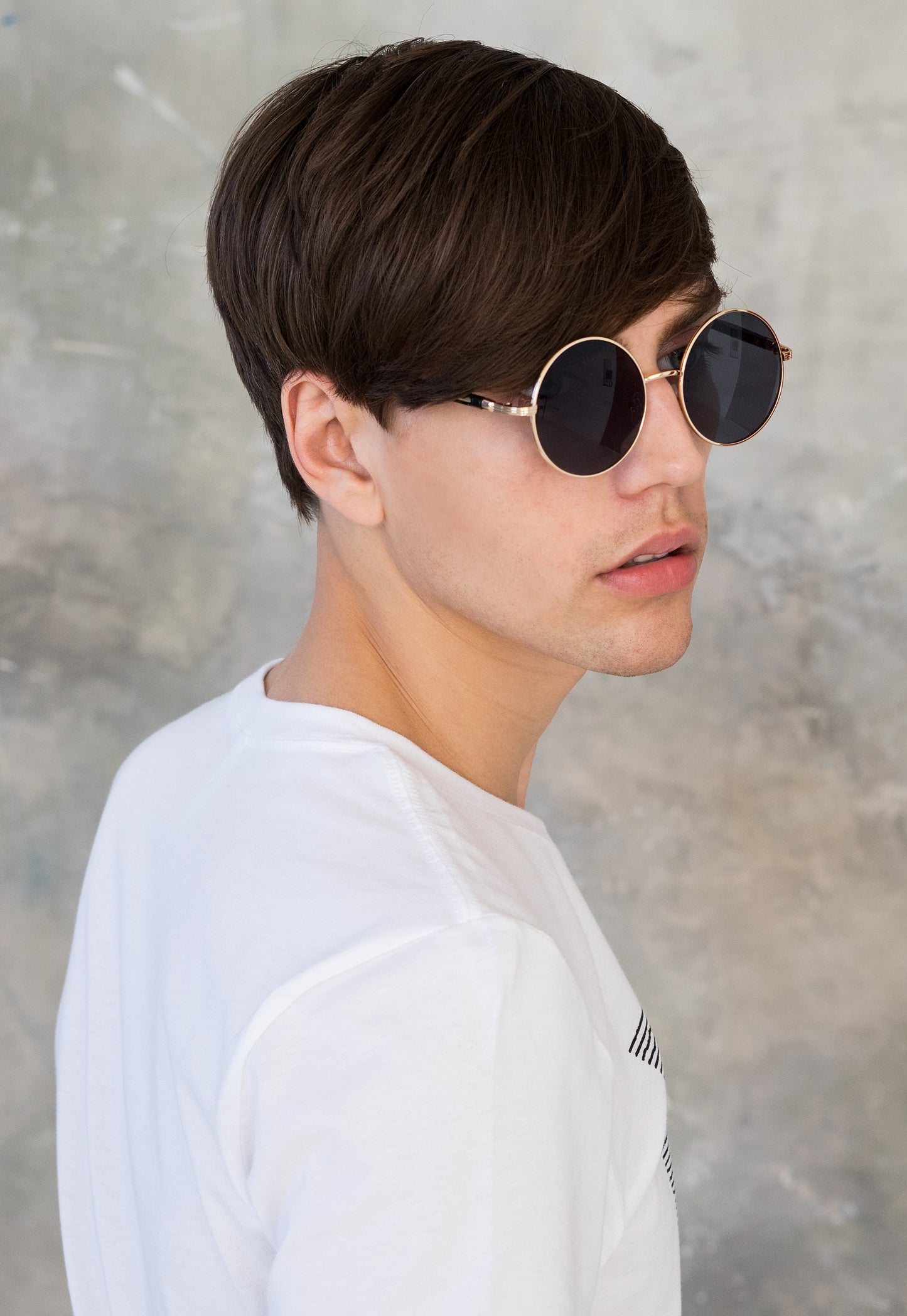 Black Round Sunglasses with Gold Frame – Retro Lennon Style