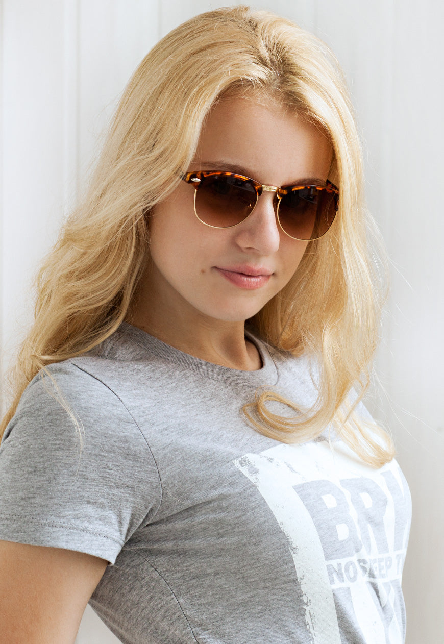 Retro Tortoise Shell Sunglasses with Gradient Lenses