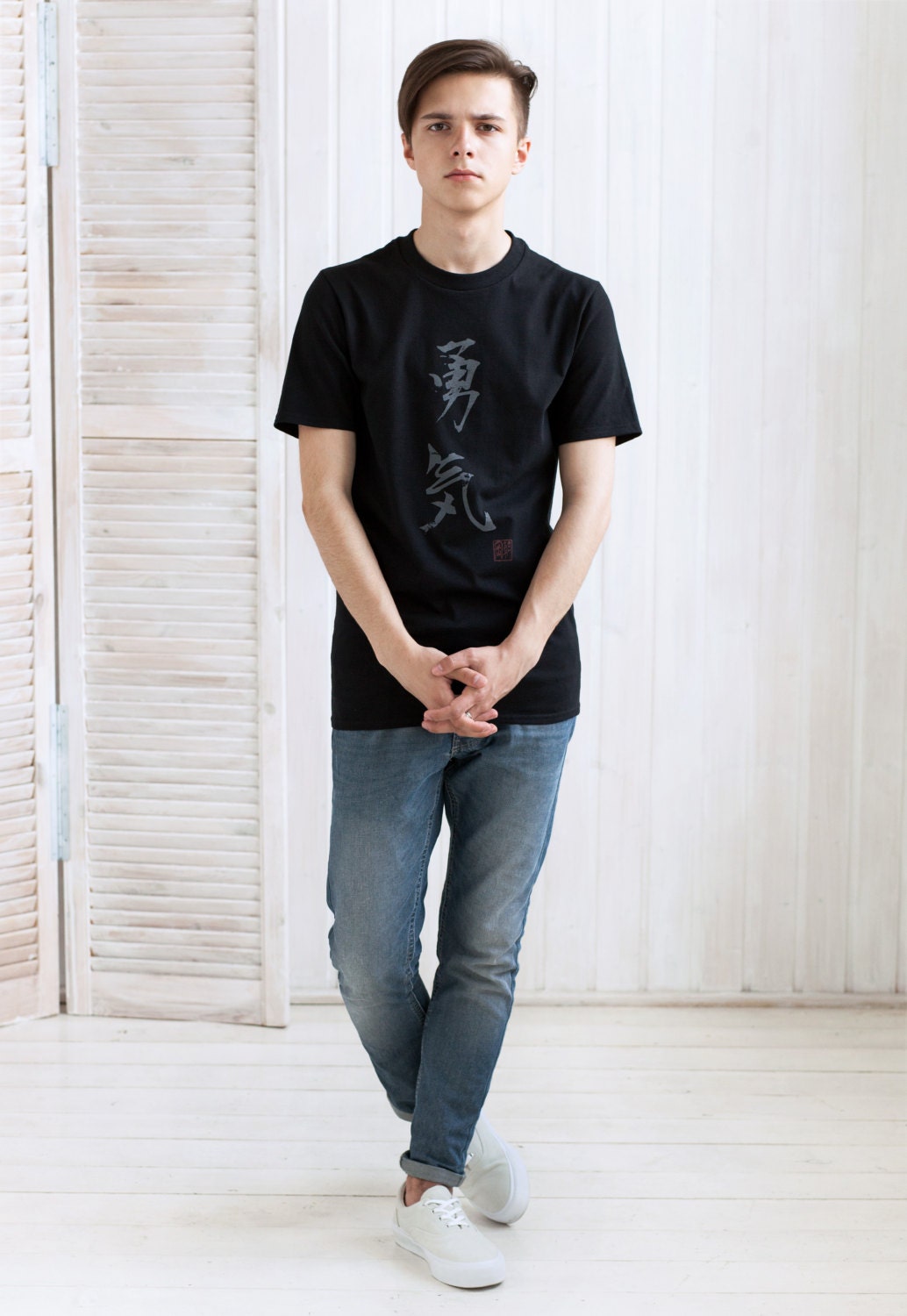 Japanese T Shirt – Courage Japan Calligraphy Text Writing Kanji Anime Manga Tokyo Martial Arts Kawaii Womens Mens Screen Printed Tee T-Shirt