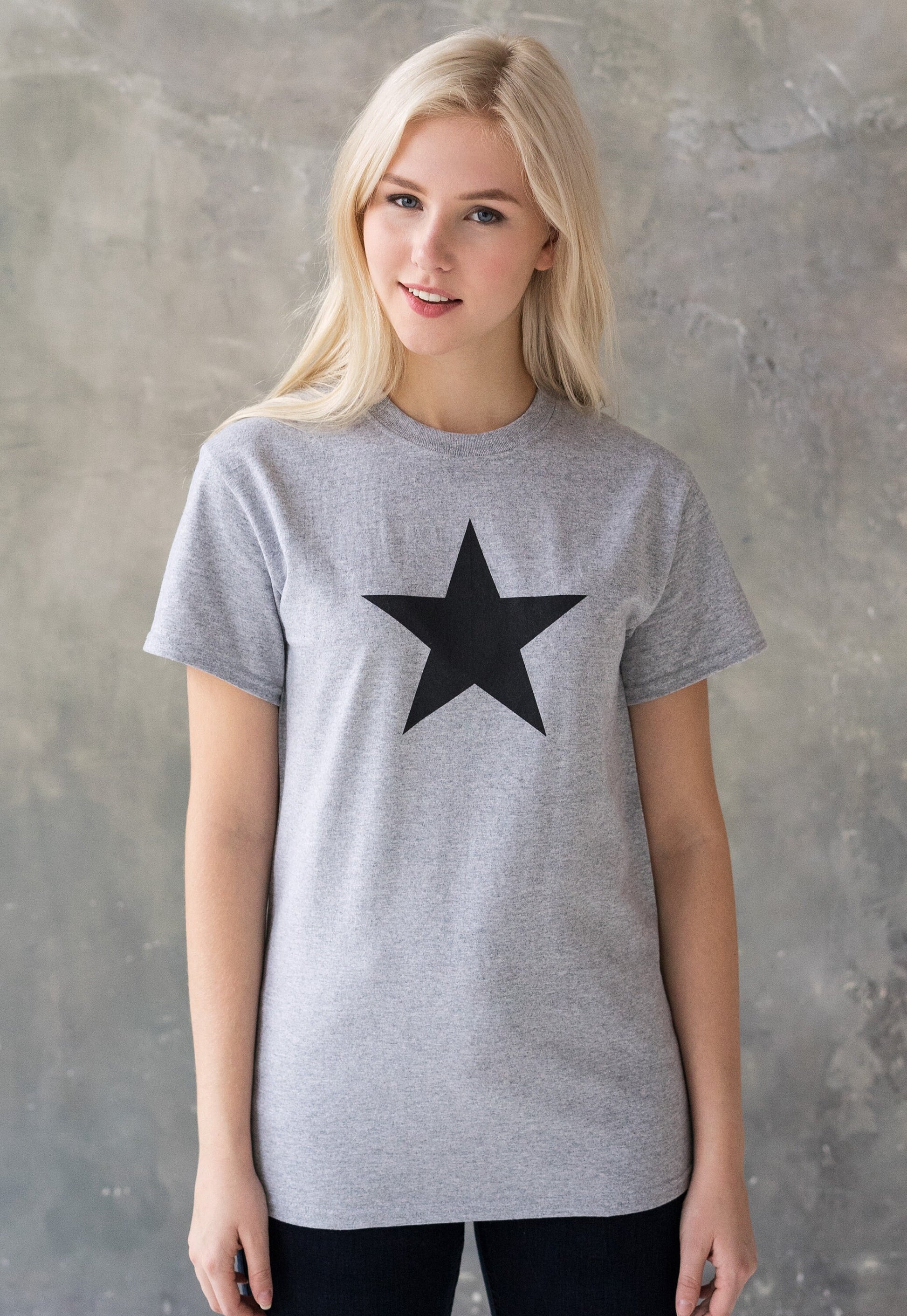 Black Star T Shirt Abstract Geometric Retro Vintage Style 70s 90s Skater Minimalist Graphic Design Printed Fashio Streetwear Mens Womens Tee
