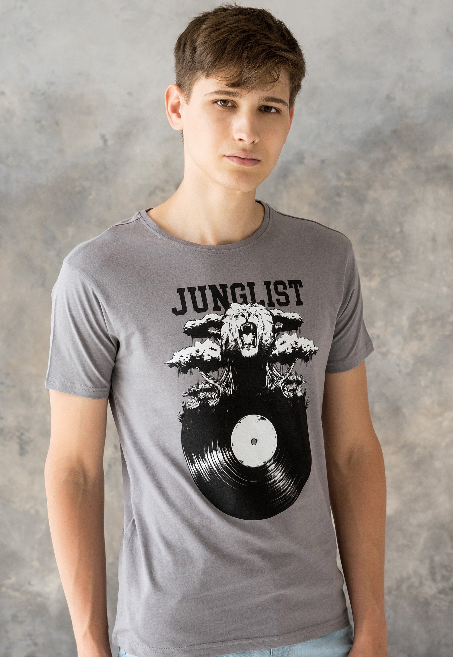 Junglist Vinyl T Shirt Drum and Bass DJ Synthesizer & Bass Synth Music Producer Jungle Massive Neurofunk Dubstep Mens Screen Printed Tee