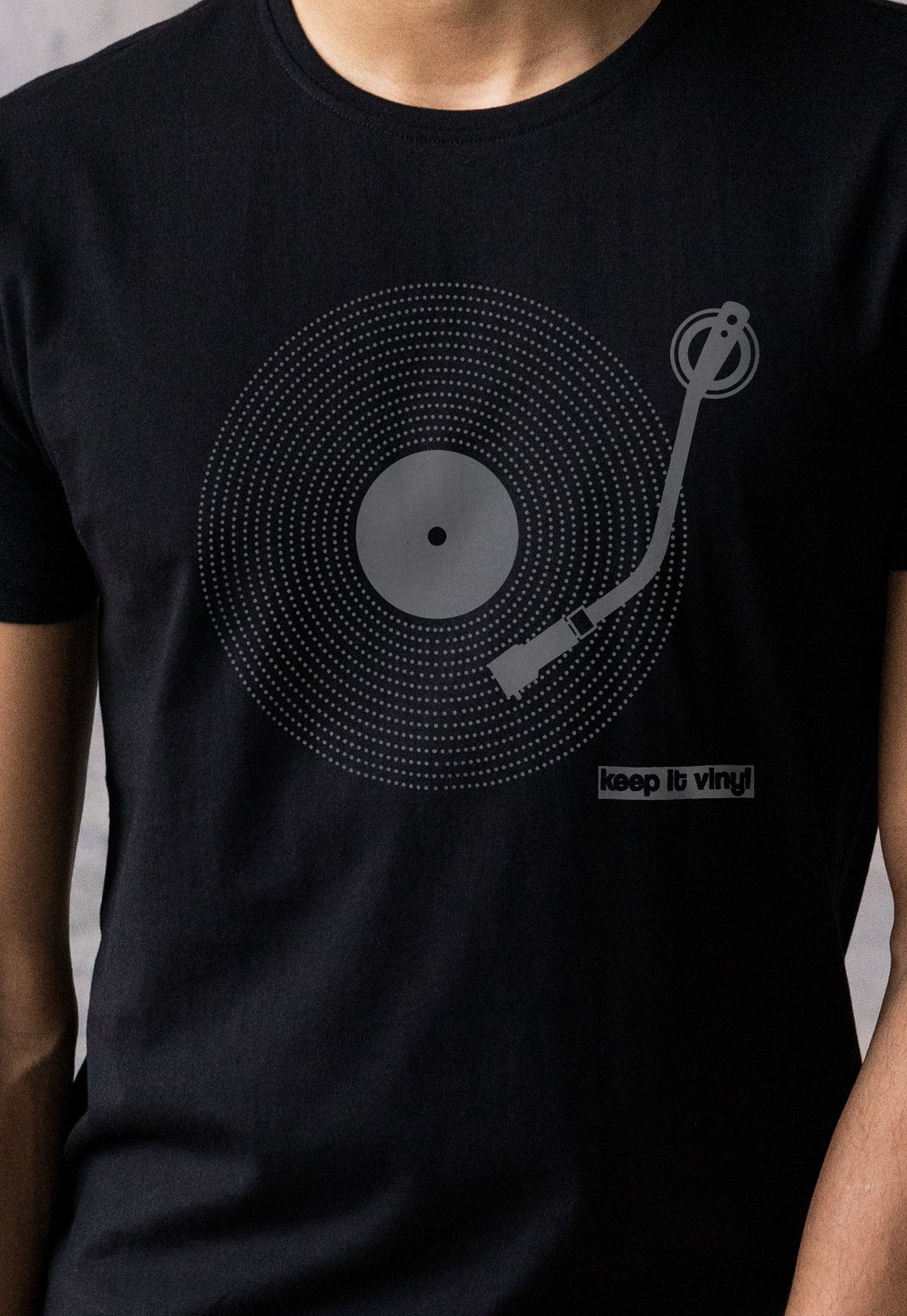 Keep It Vinyl T Shirt LP Record Player Turntable Minimalist DJ Deck Decks Drum and Bass Old School Retro 70s Mens Womens Screen Printed Tee