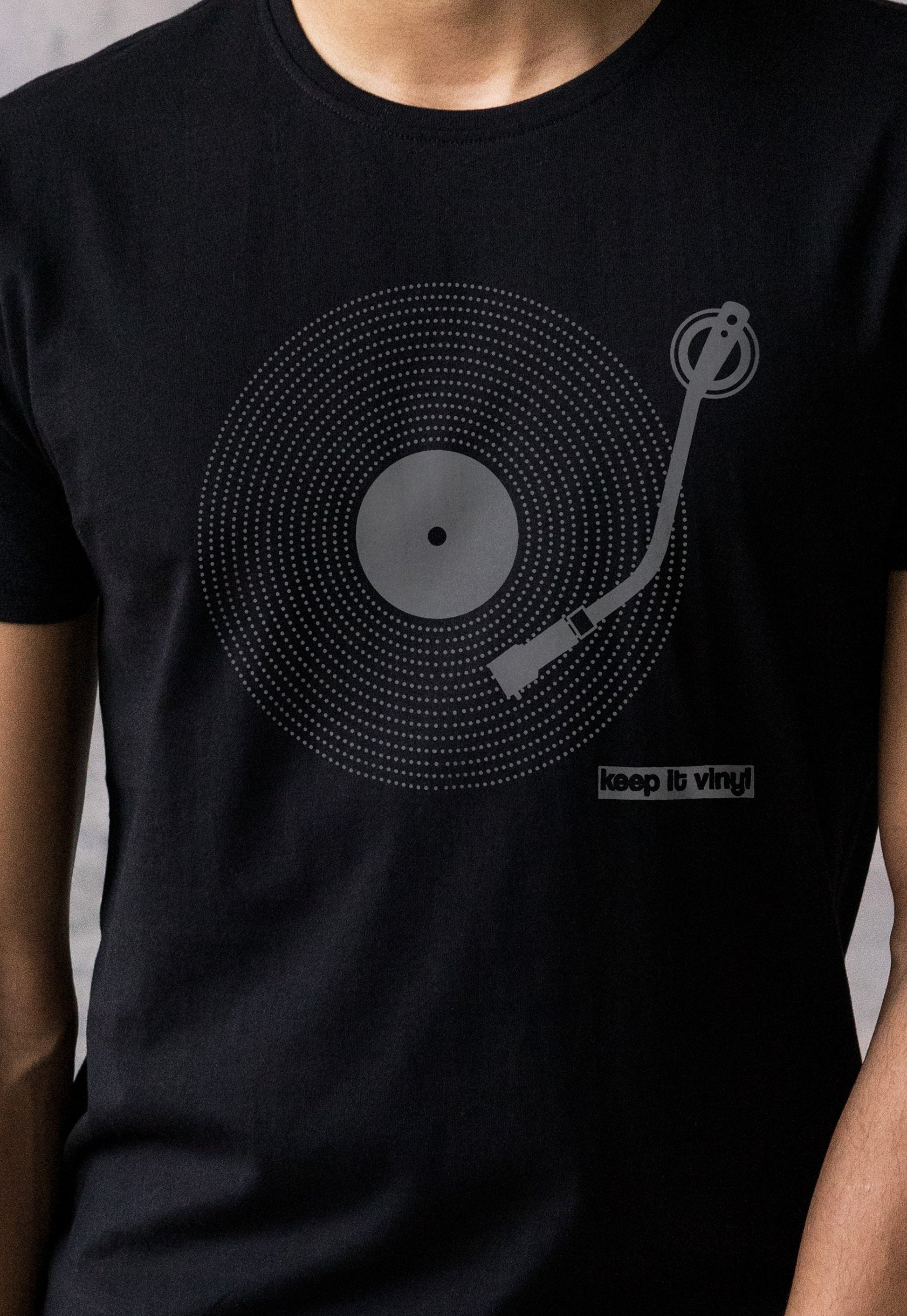 Keep It Vinyl T Shirt LP Record Player Turntable Minimalist DJ Deck Decks Drum and Bass Old School Retro 70s Mens Womens Screen Printed Tee